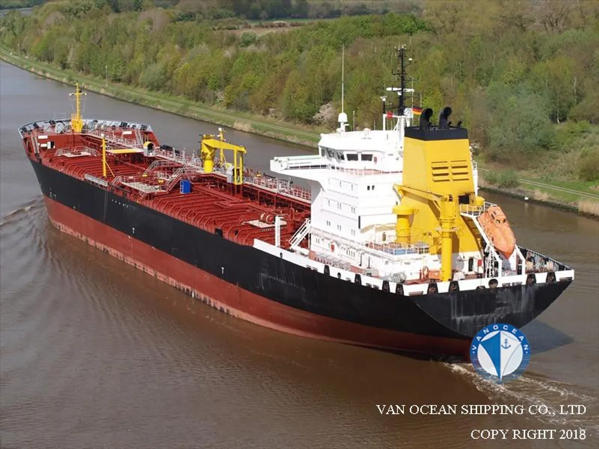 Oil/Chemical tanker for sale