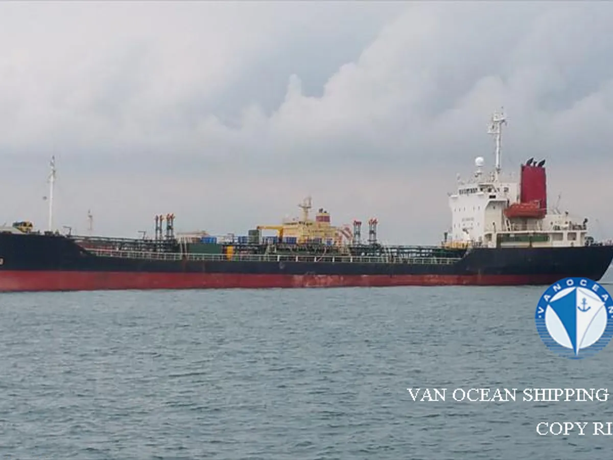 Oil/Chemical tanker for sale