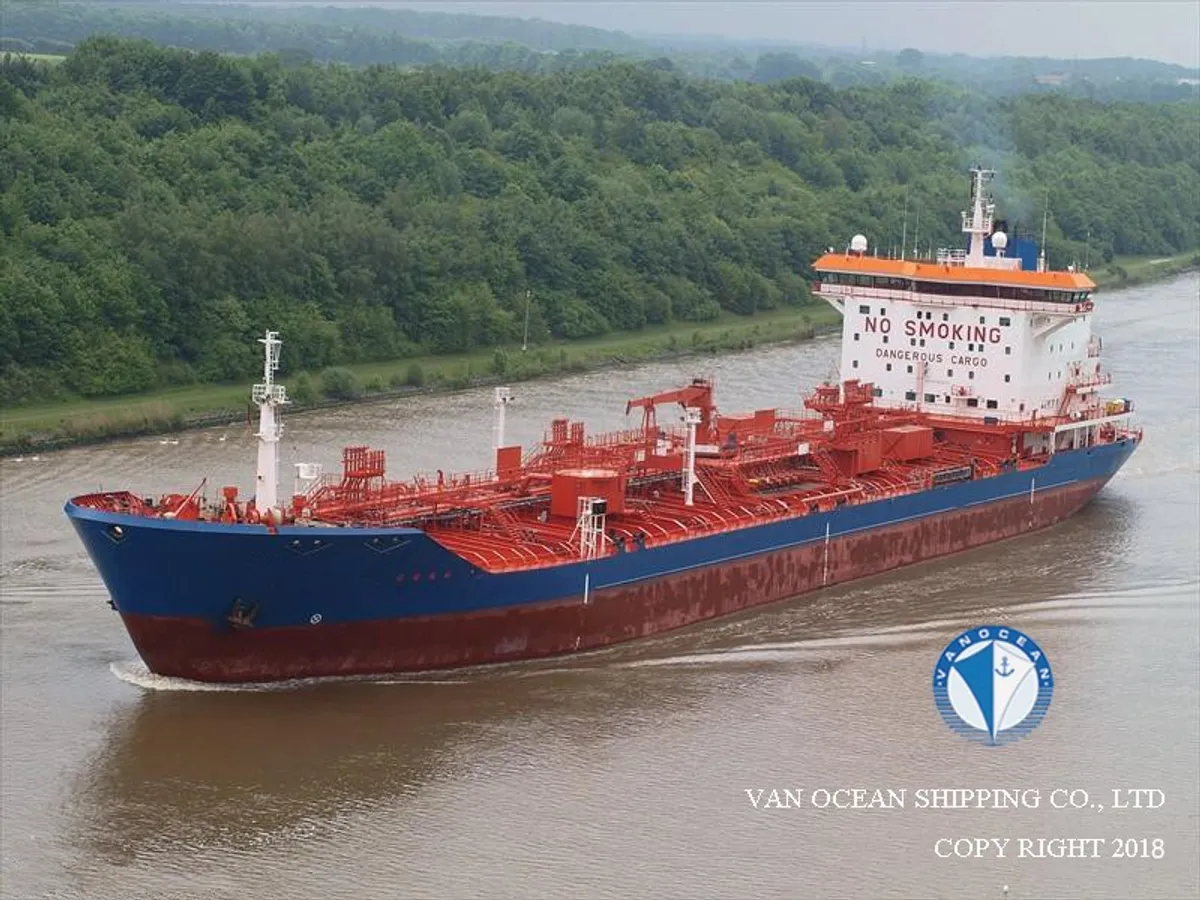 Oil/Chemical tanker for sale