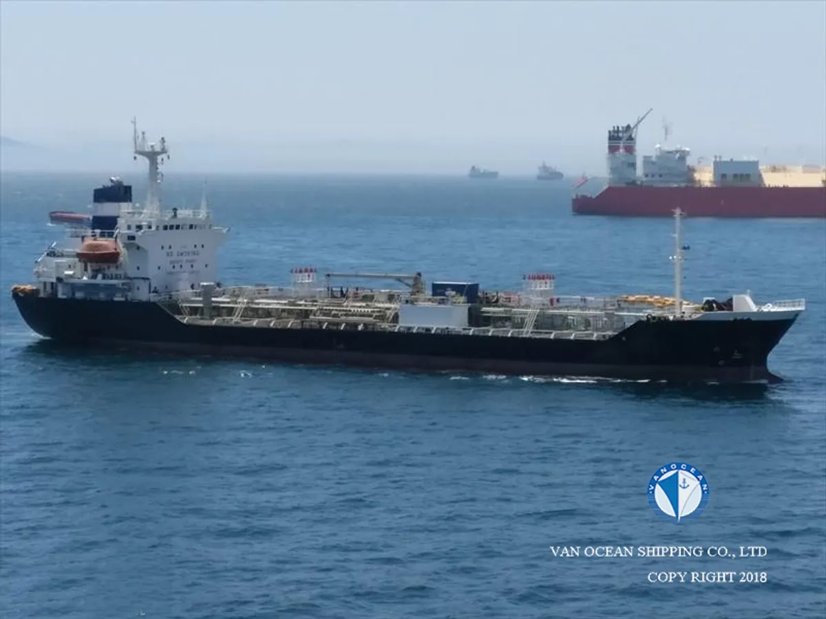 Oil/Chemical tanker for sale