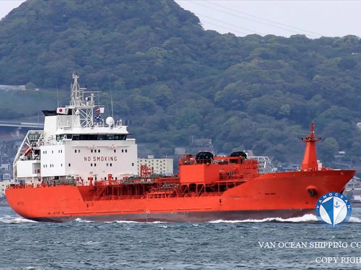 Oil/Chemical tanker for sale