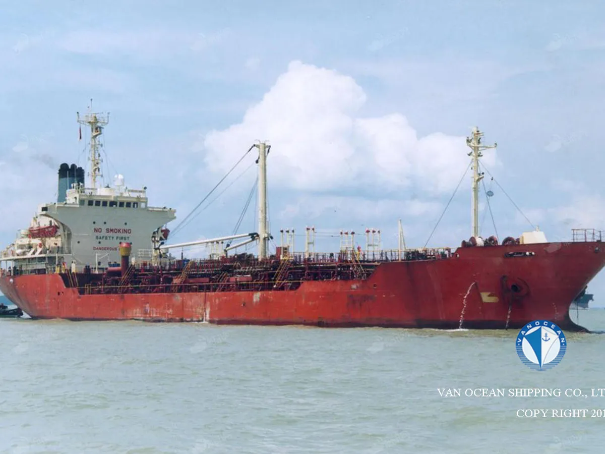 Oil/Chemical tanker for sale