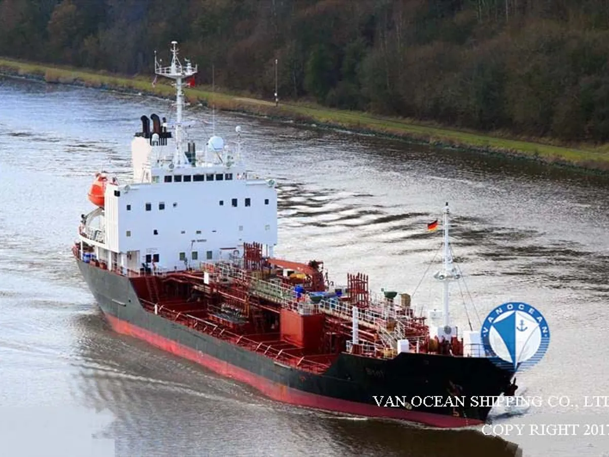 Oil/Chemical tanker for sale