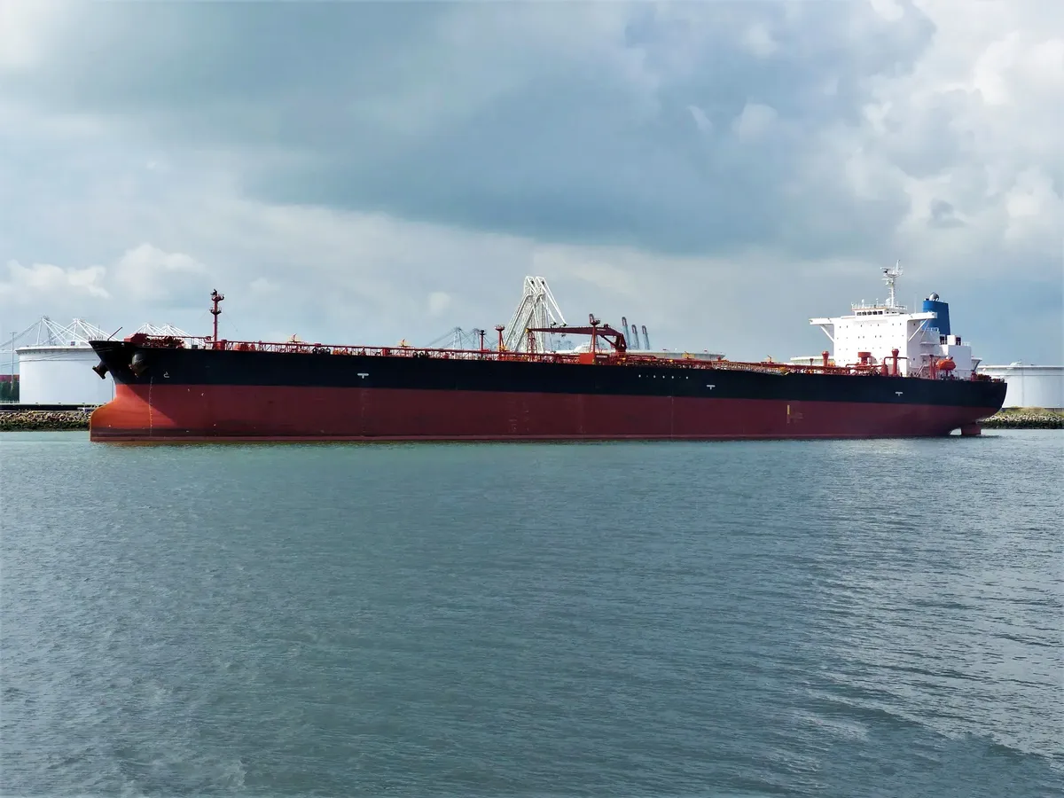 Oil/Chemical tanker for sale