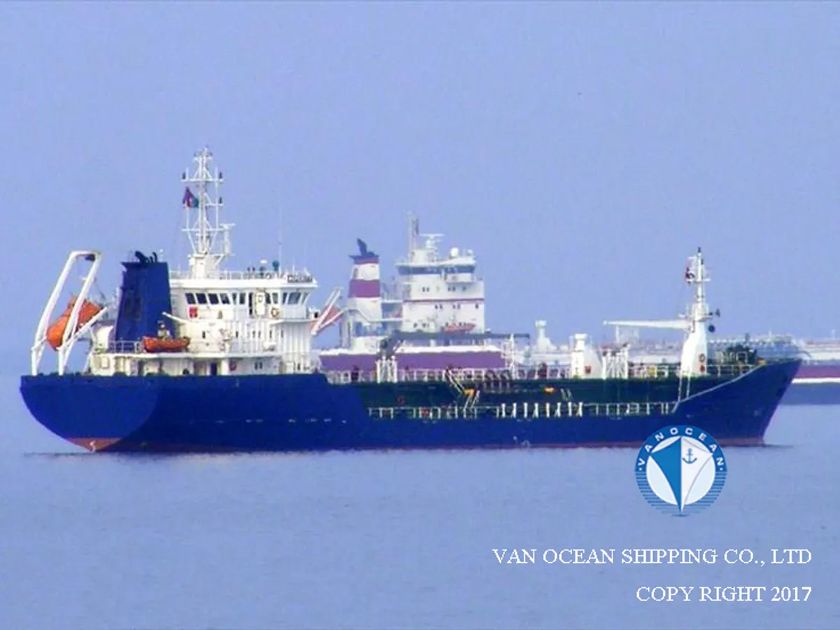 Oil/Chemical tanker for sale
