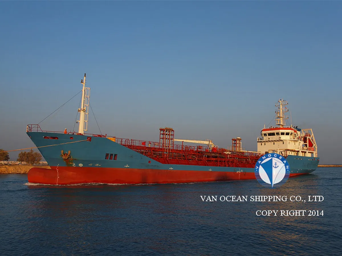 Oil/Chemical tanker for sale