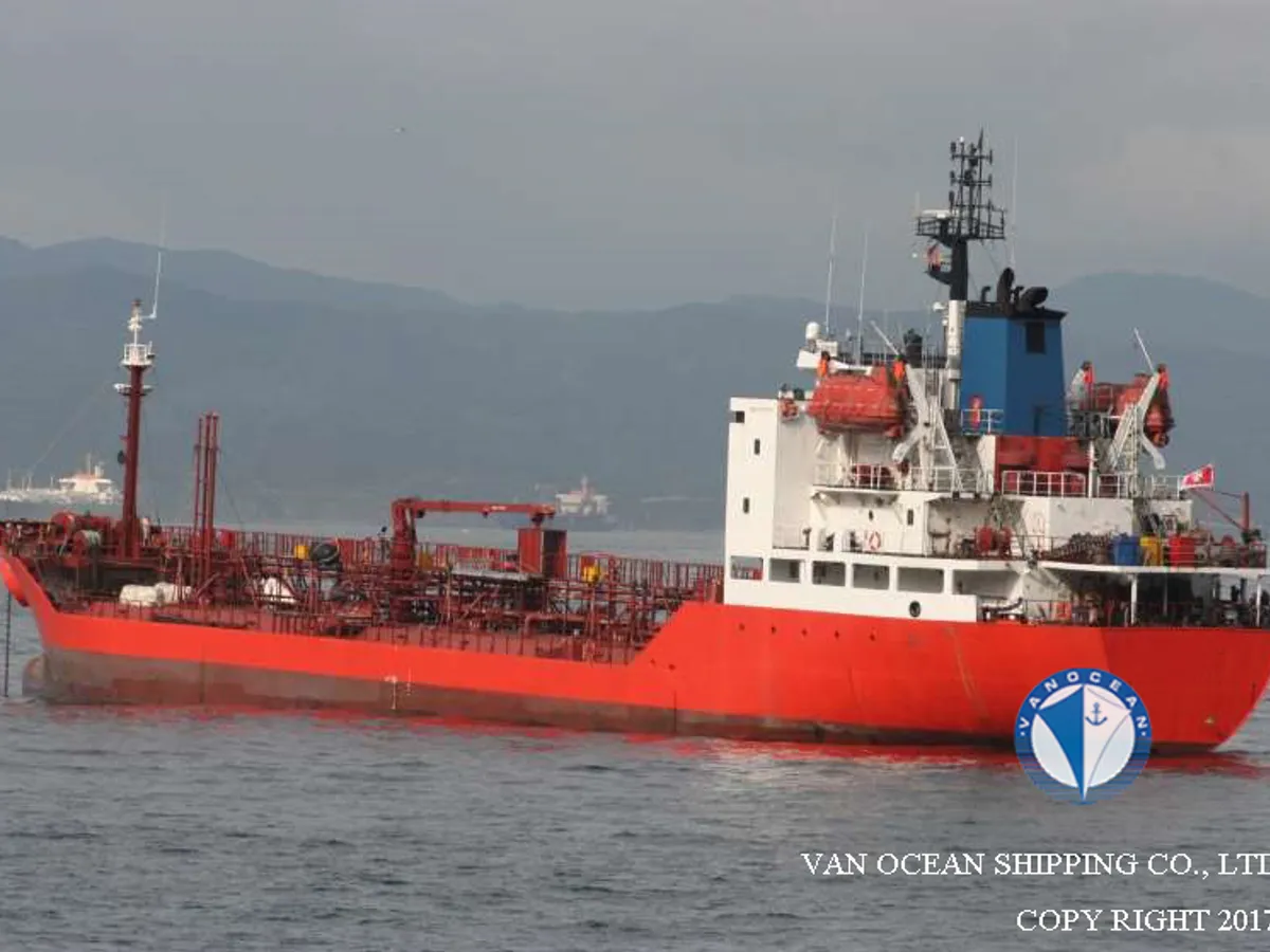 Oil/Chemical tanker for sale