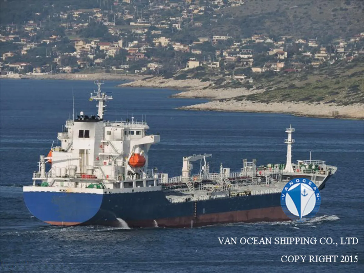 Oil/Chemical tanker for sale