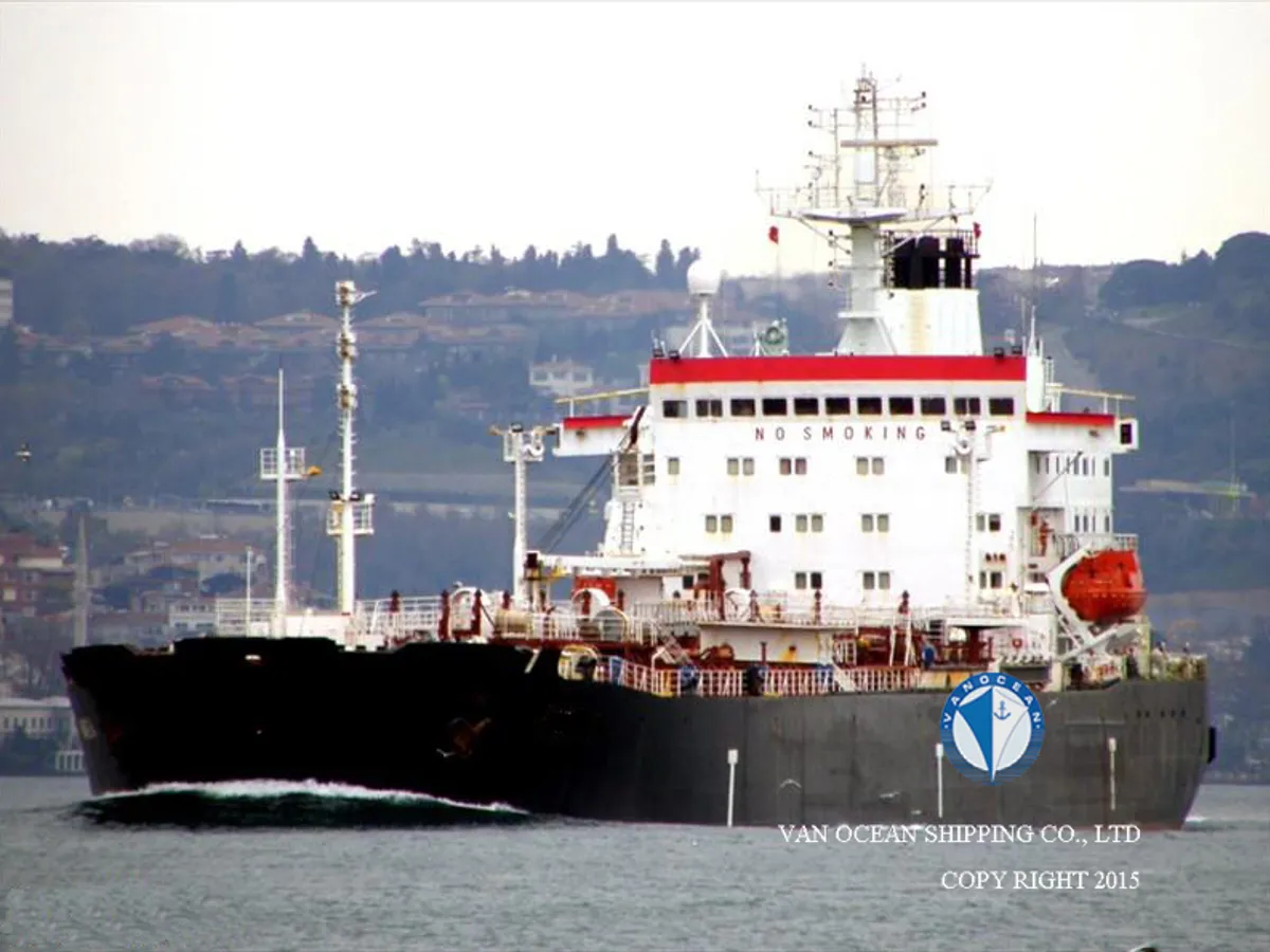 Oil/Chemical tanker for sale