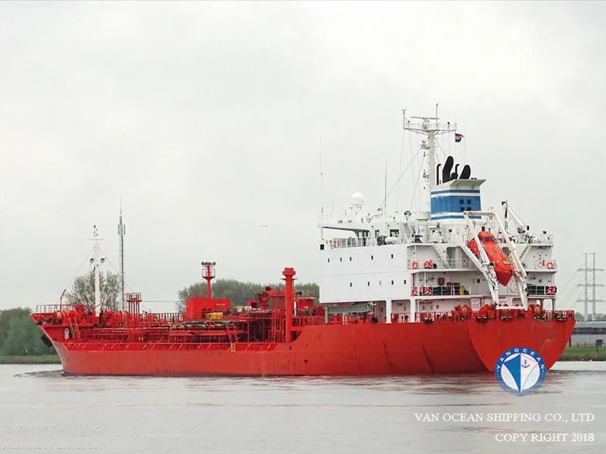 Oil/Chemical tanker for sale