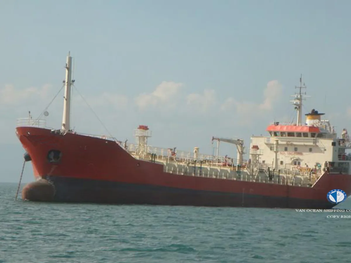 Oil/Chemical tanker for sale
