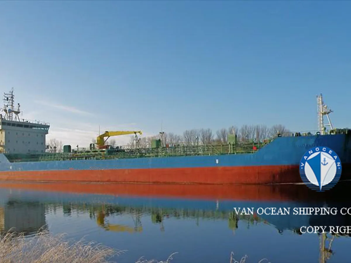 Oil/Chemical tanker for sale