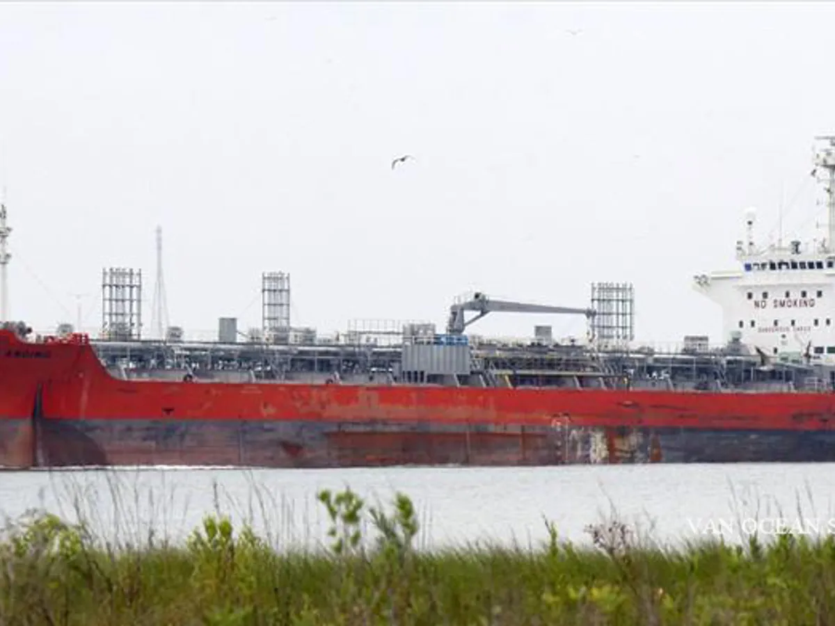 Oil/Chemical tanker for sale