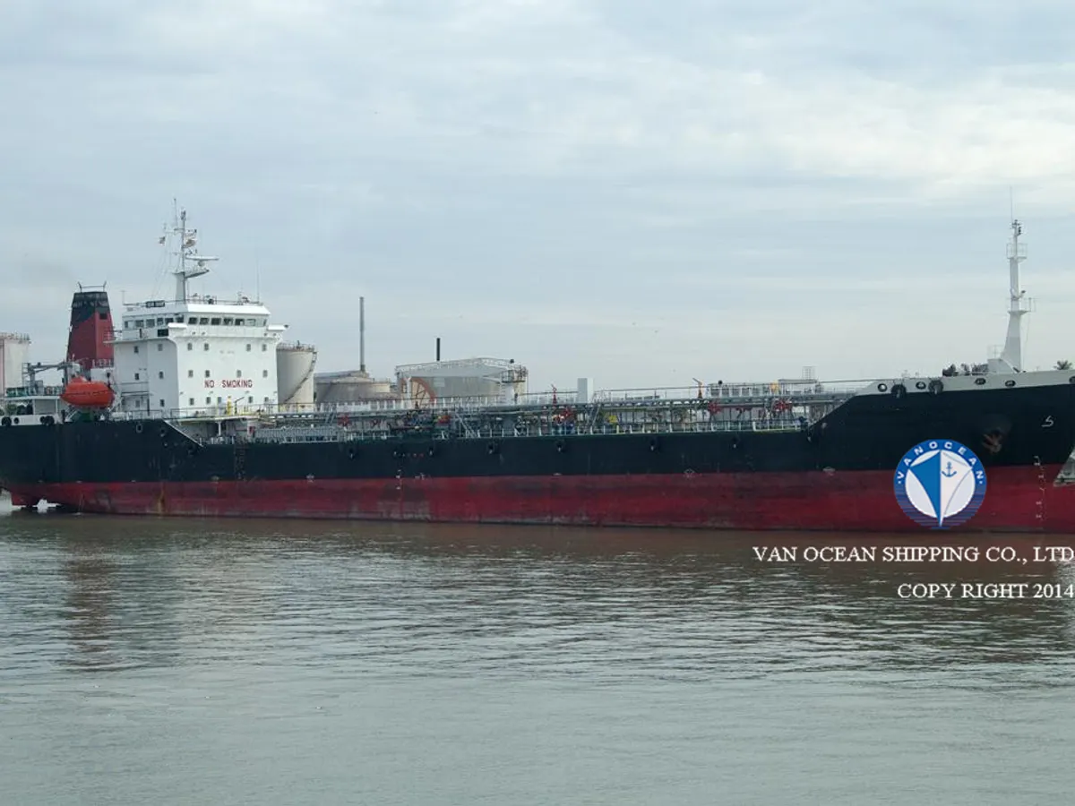 Oil/Chemical tanker for sale