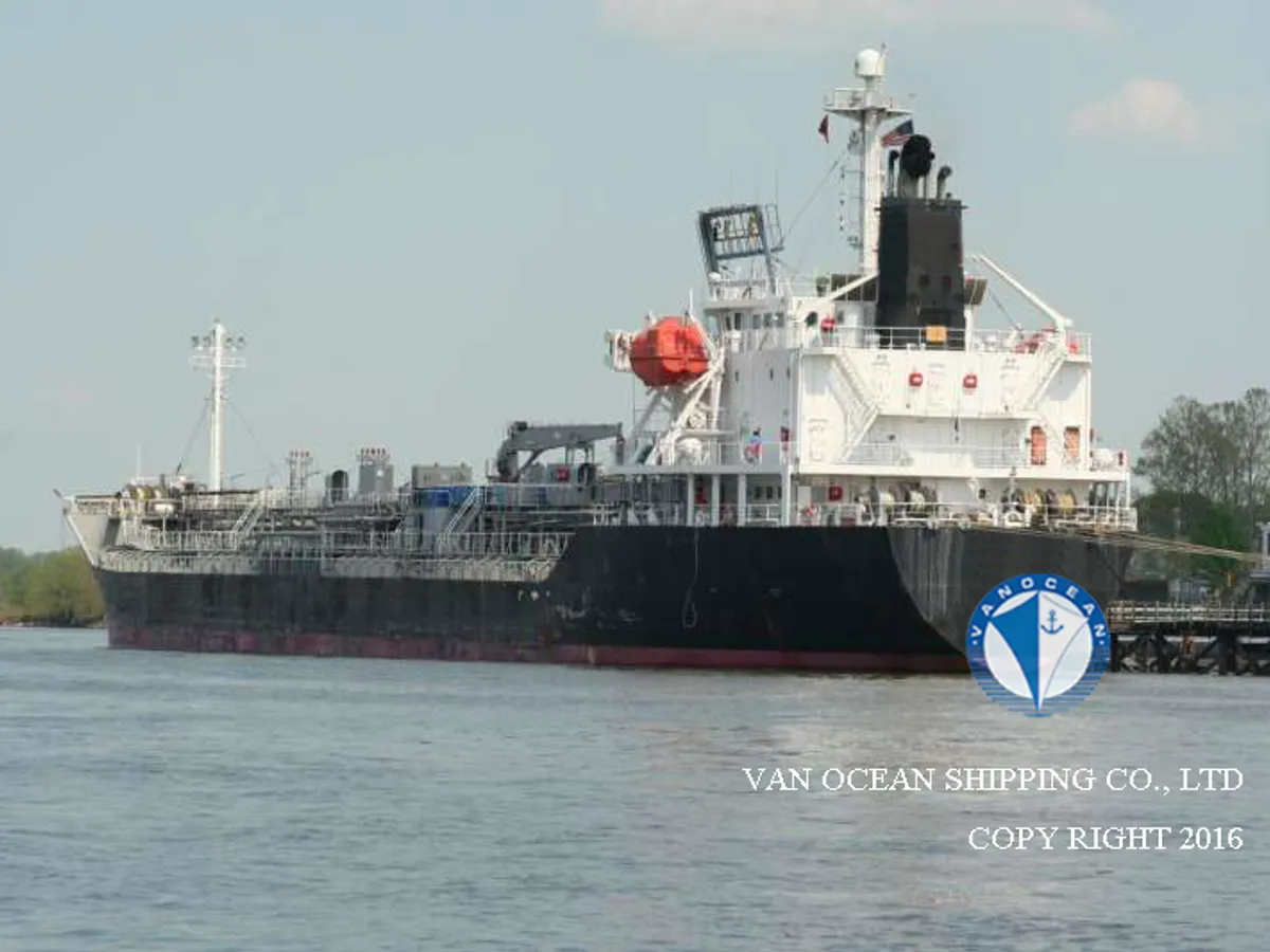 Oil/Chemical tanker for sale