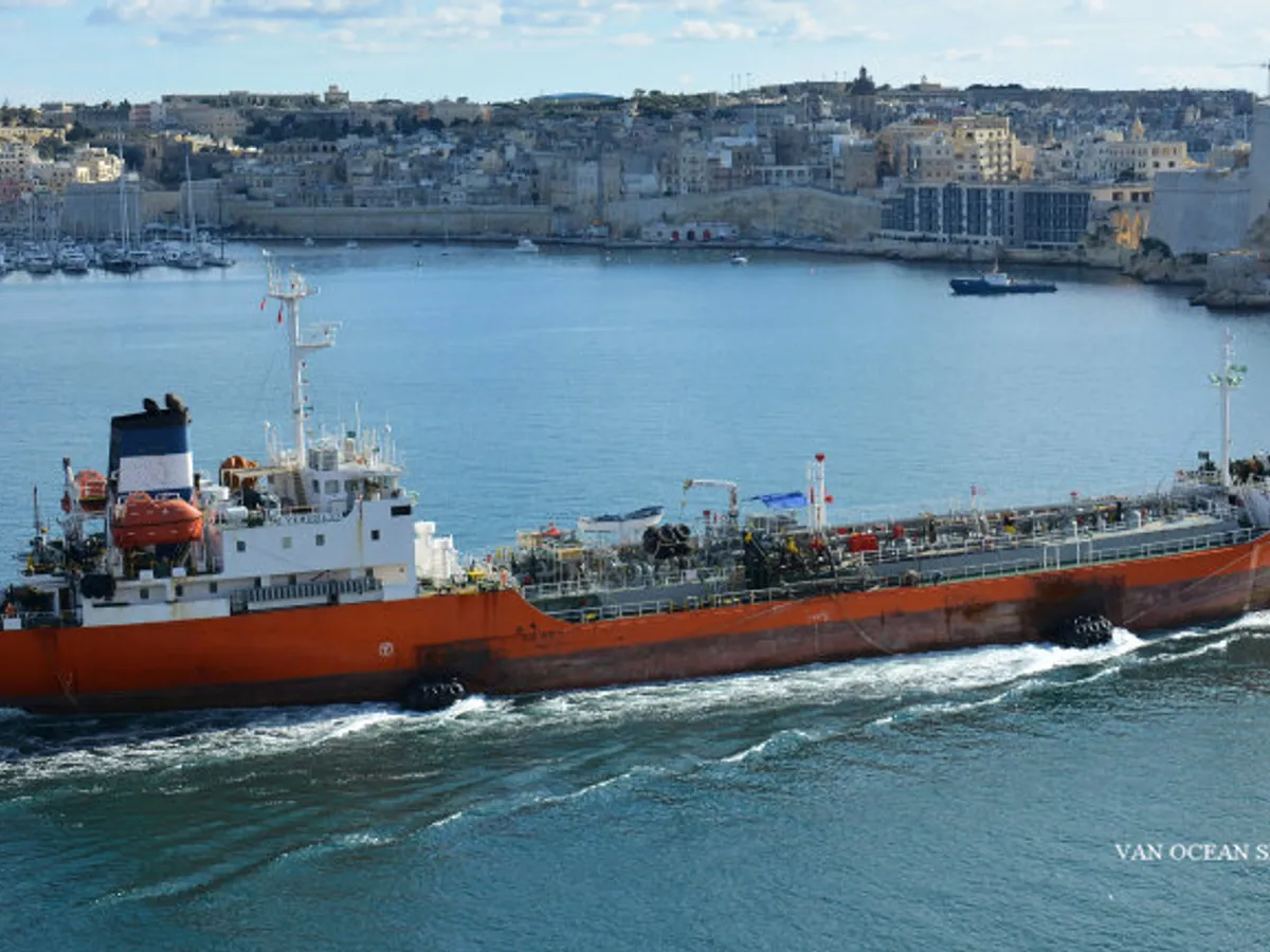 Oil/Chemical tanker for sale