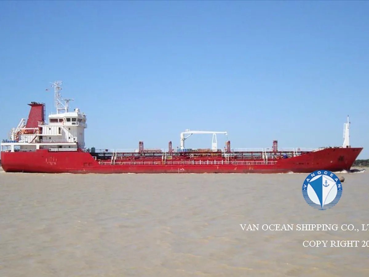 Oil/Chemical tanker for sale