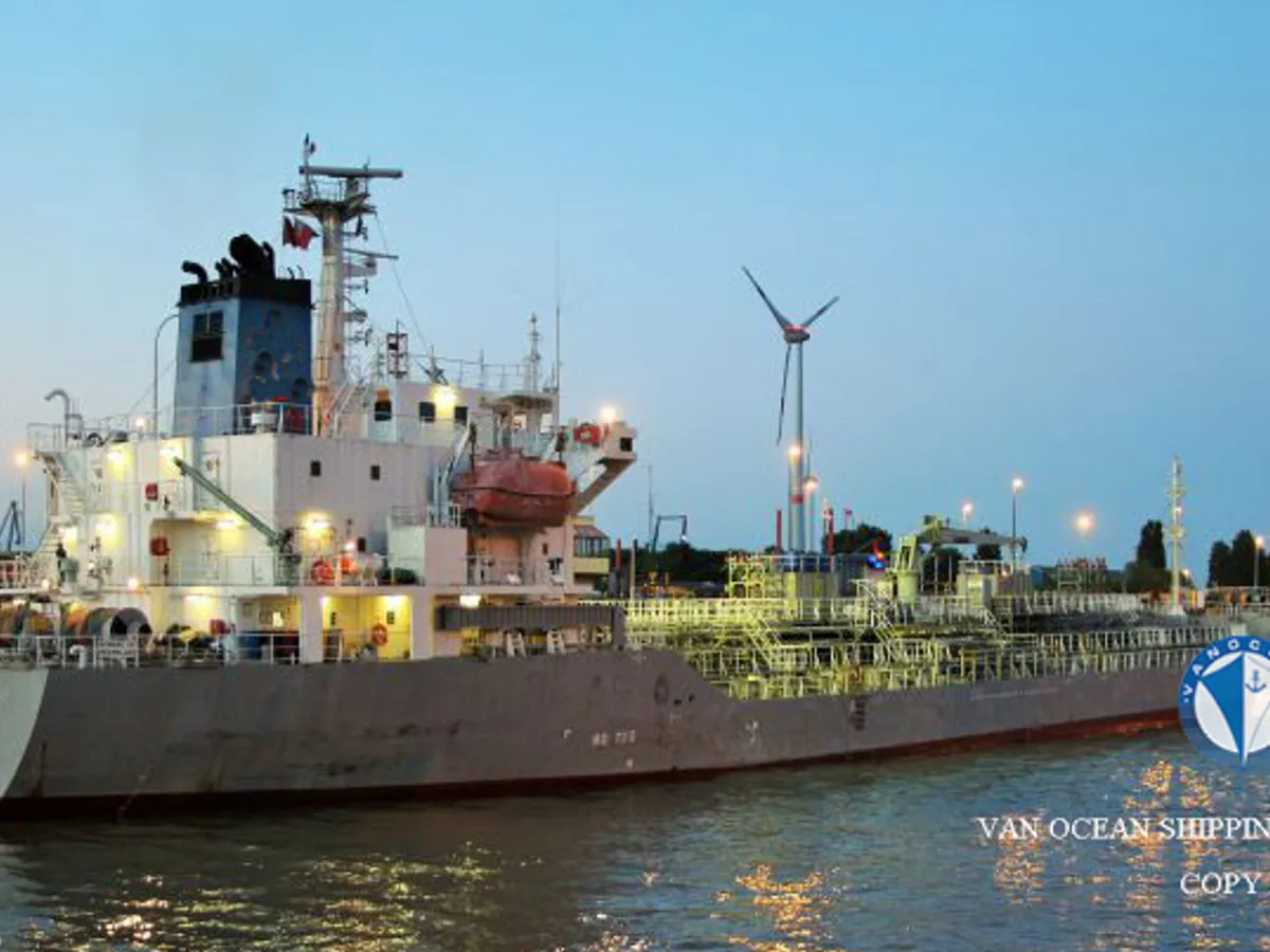 Oil/Chemical tanker for sale