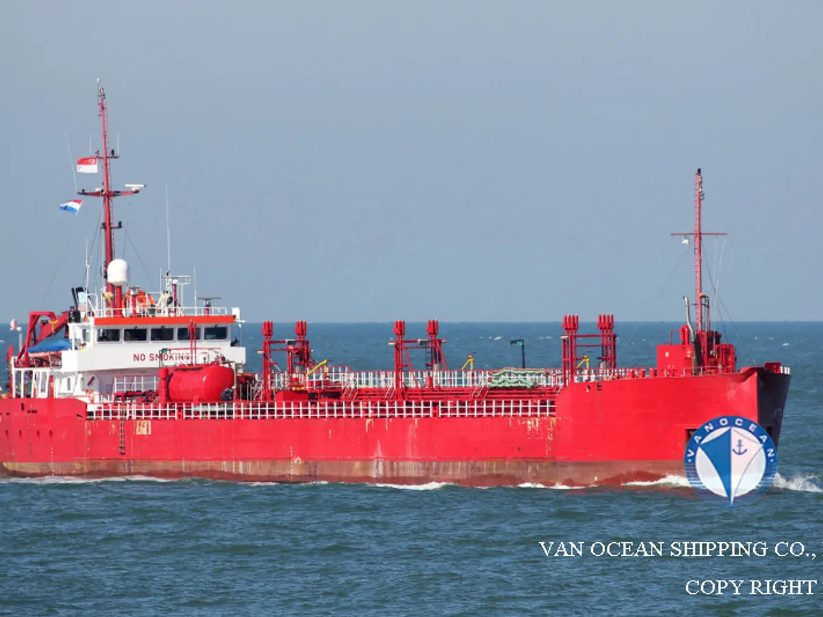 Oil/Chemical tanker for sale
