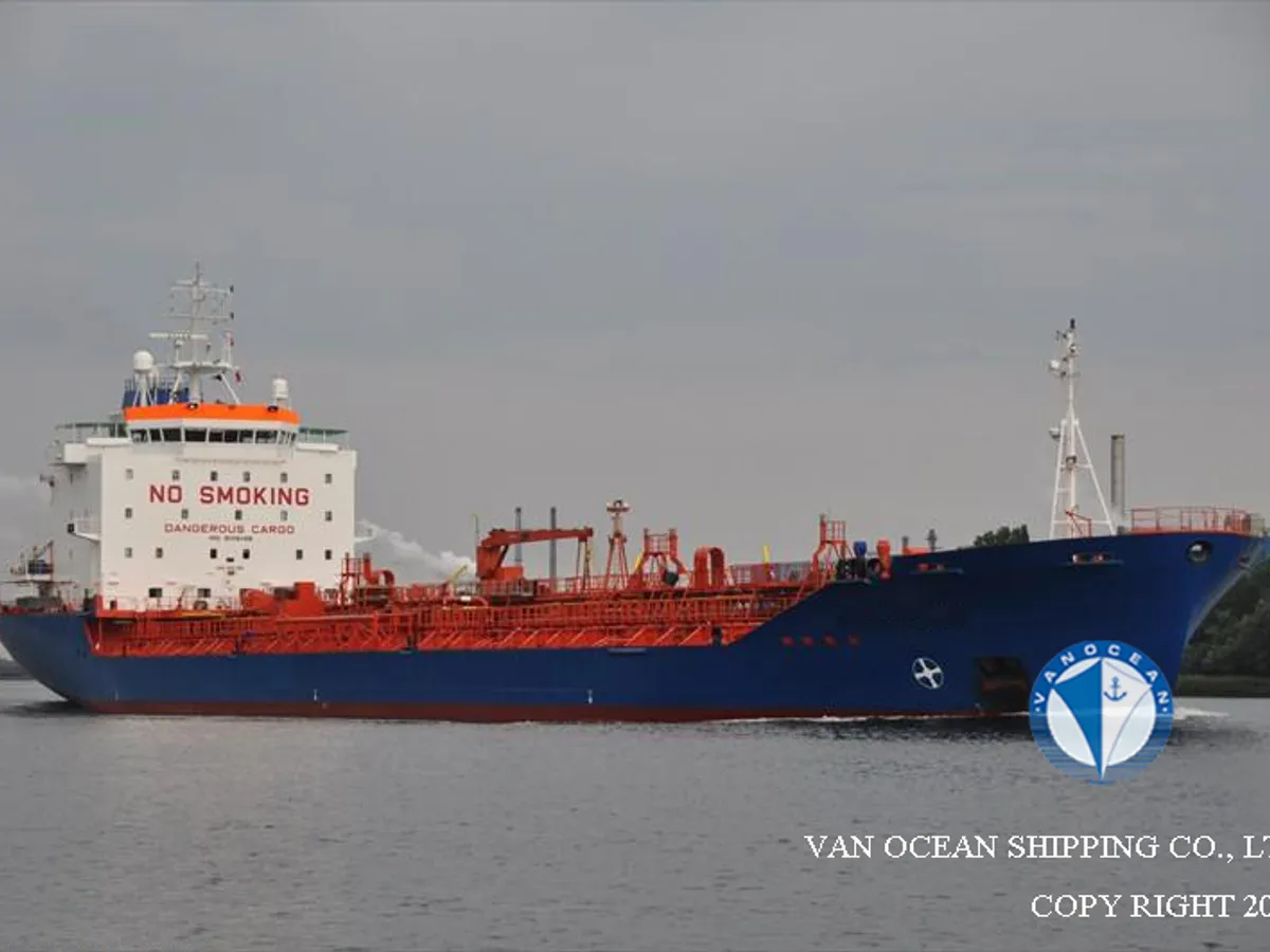 Oil/Chemical tanker for sale