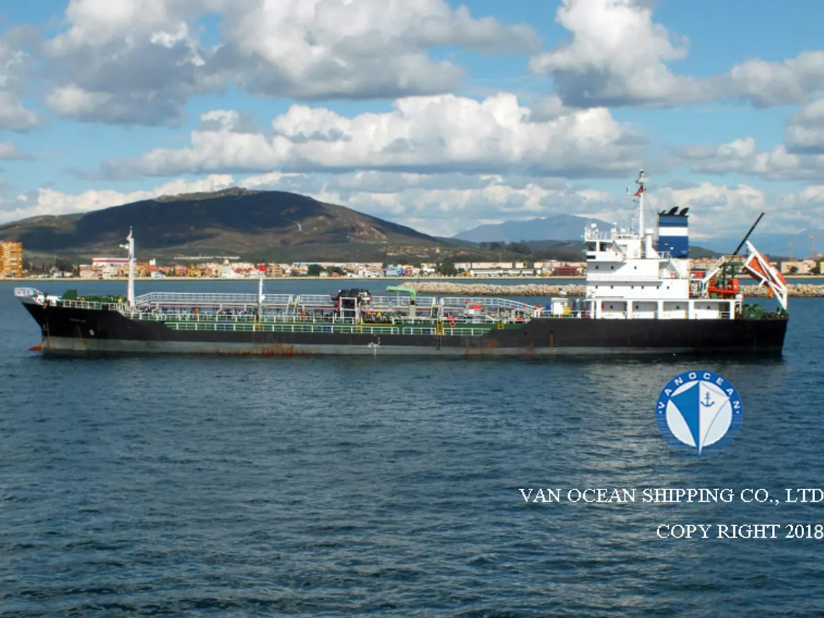 Oil/Chemical tanker for sale