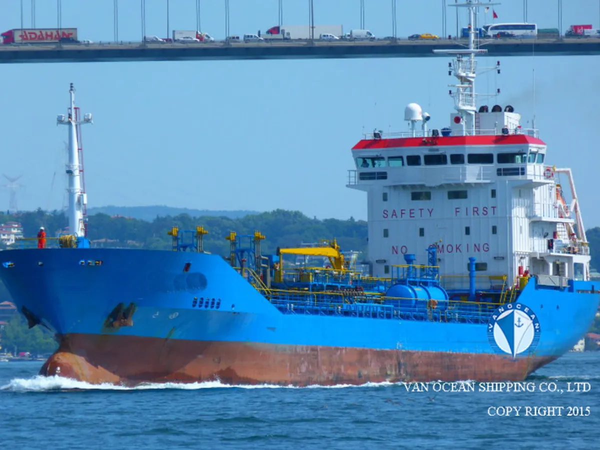 Oil/Chemical tanker for sale