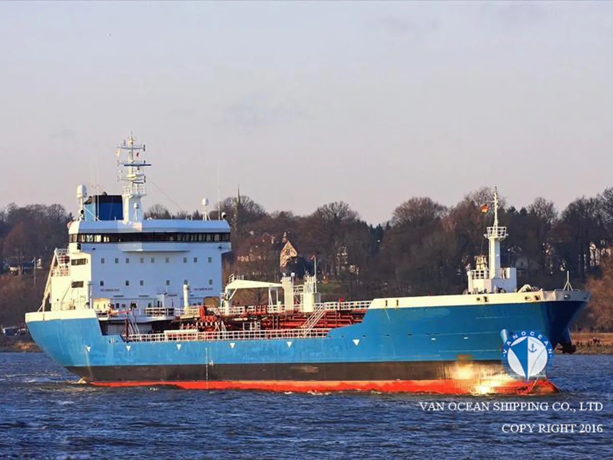 Oil/Chemical tanker for sale