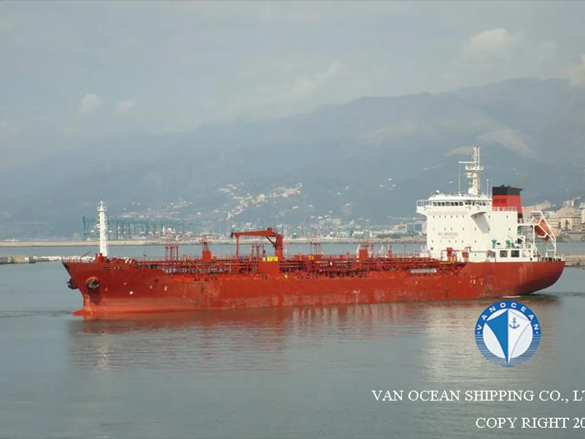 Oil/Chemical tanker for sale