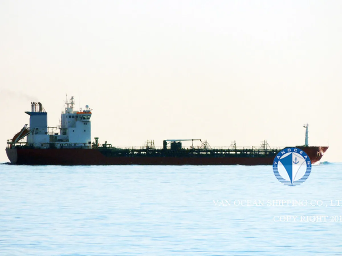 Oil/Chemical tanker for sale