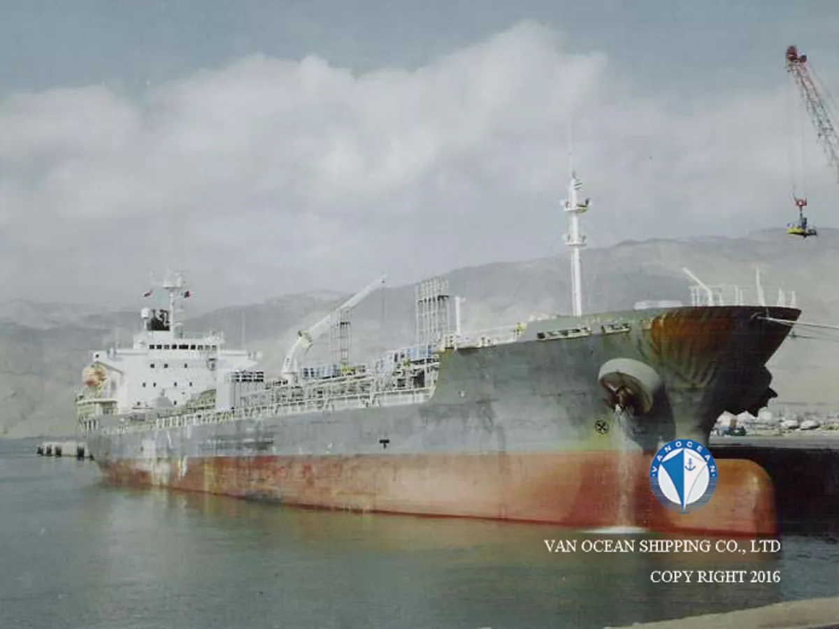 Oil/Chemical tanker for sale