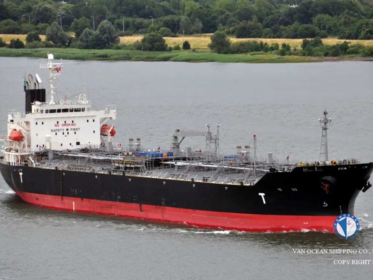 Oil/Chemical tanker for sale
