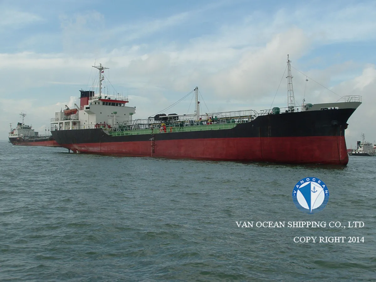 Oil/Chemical tanker for sale