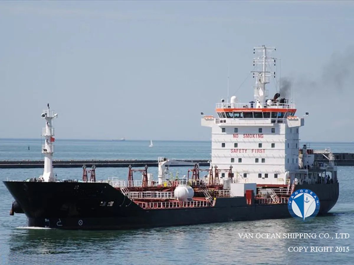 Oil/Chemical tanker for sale