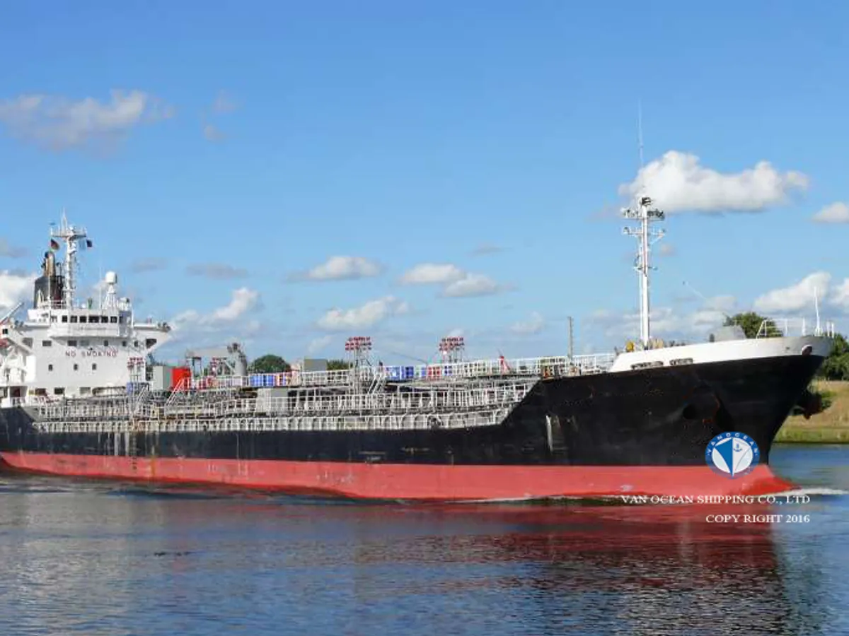 Oil/Chemical tanker for sale