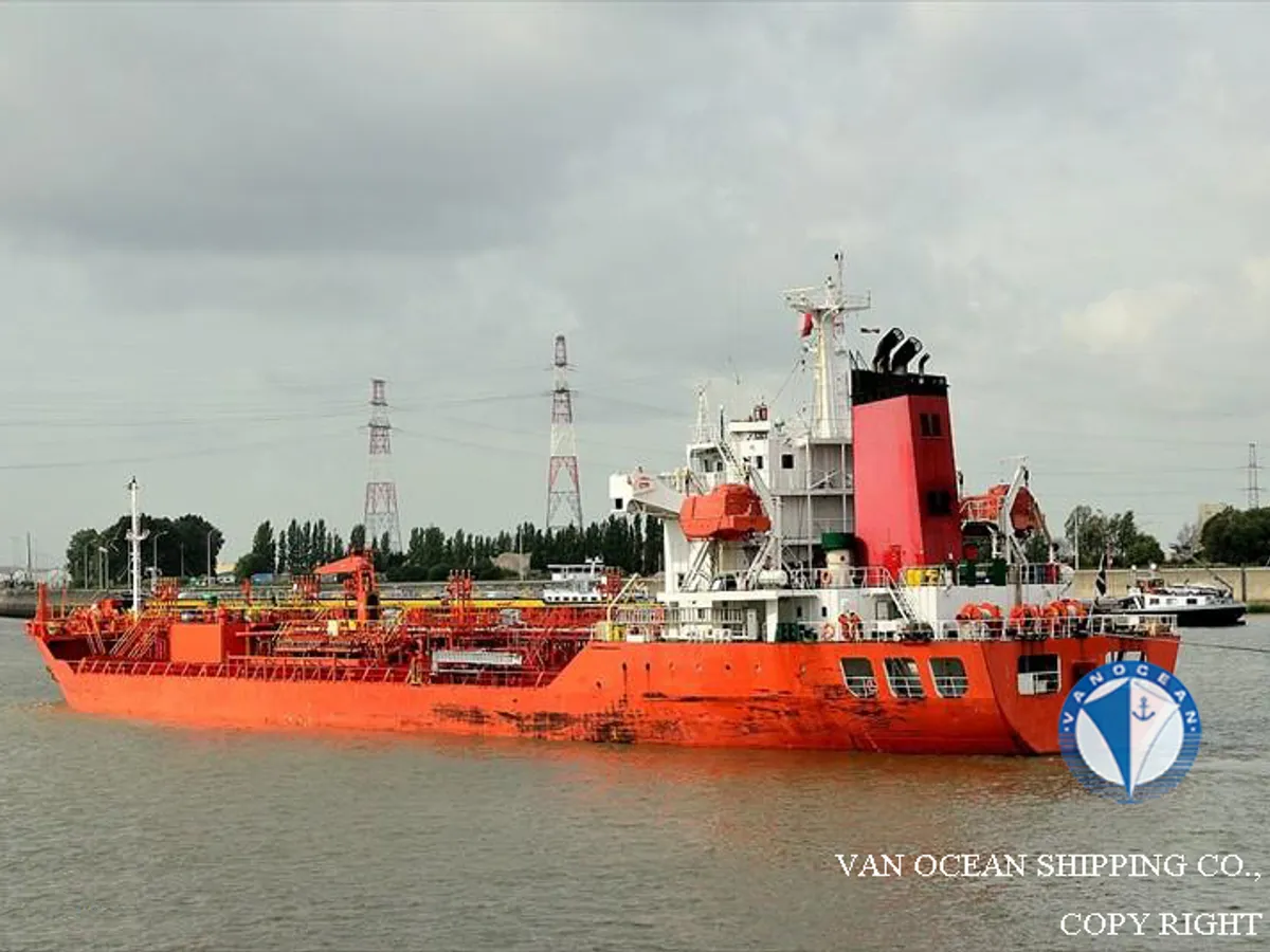Oil/Chemical tanker for sale
