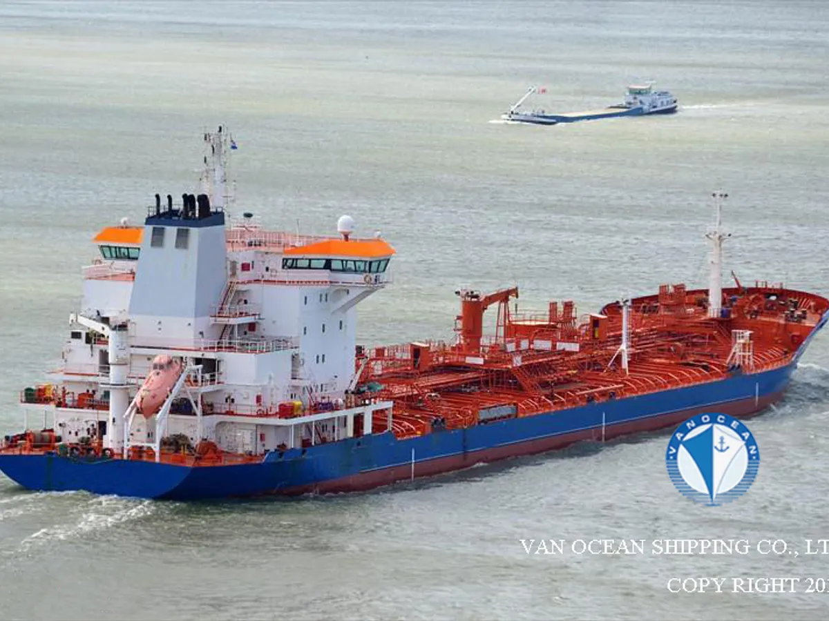 Oil/Chemical tanker for sale