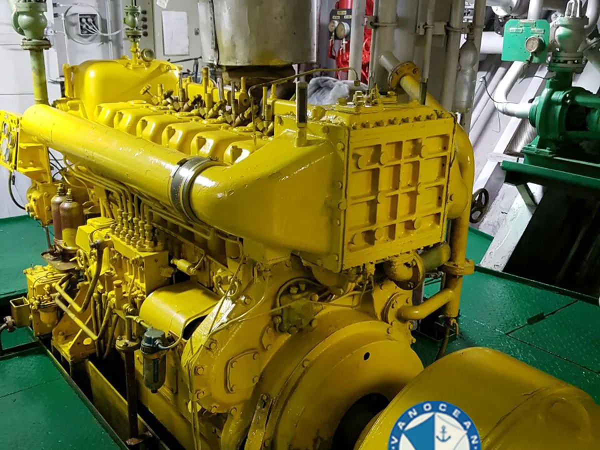 Oil/Chemical tanker for sale