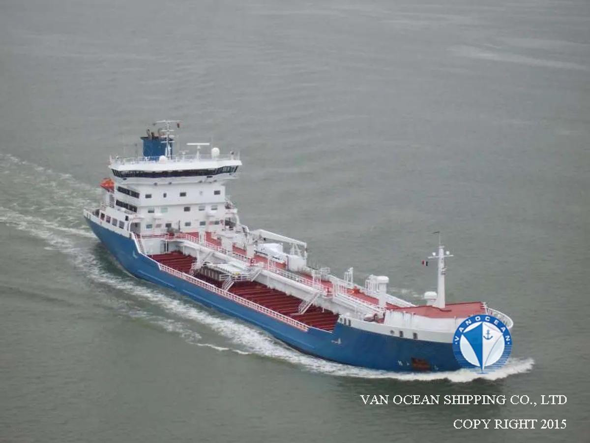 Oil/Chemical tanker for sale