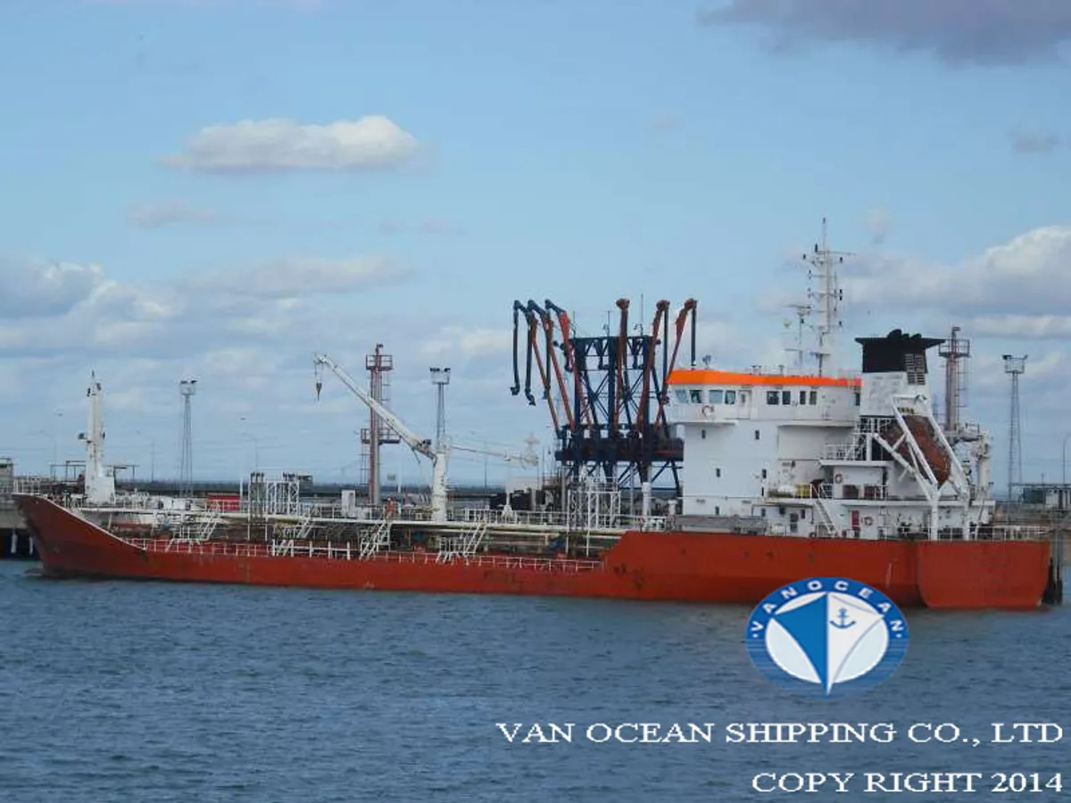 Oil/Chemical tanker for sale