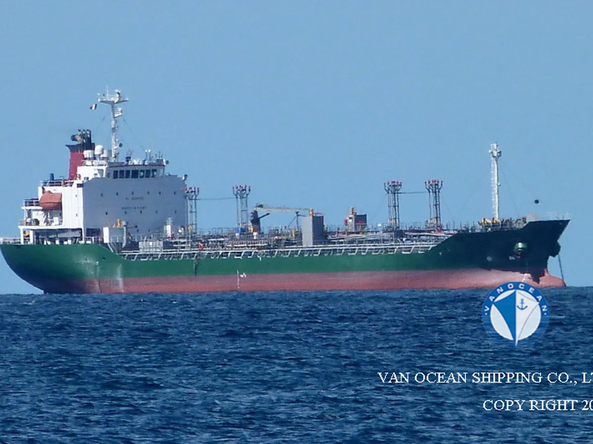 Oil/Chemical tanker for sale