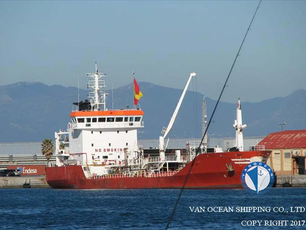 Oil/Chemical tanker for sale