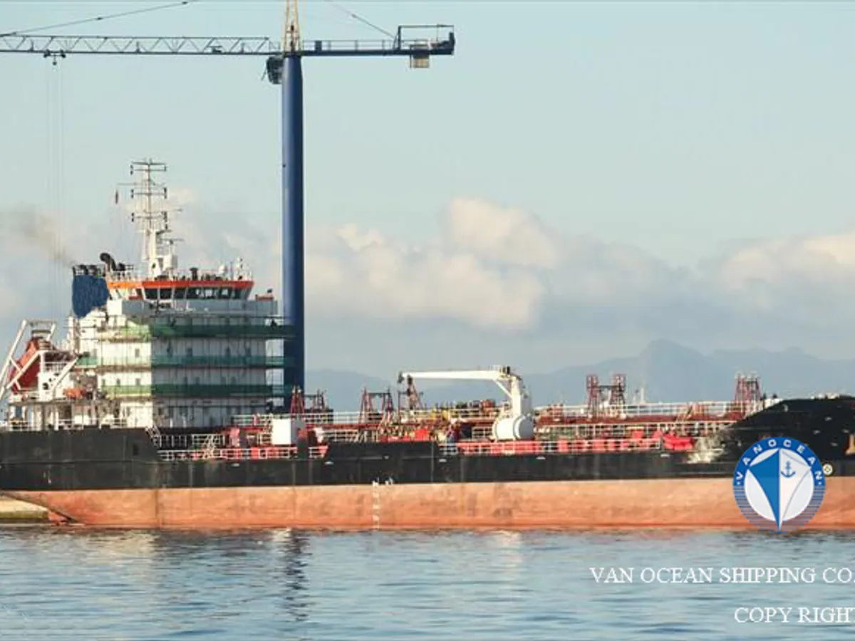 Oil/Chemical tanker for sale