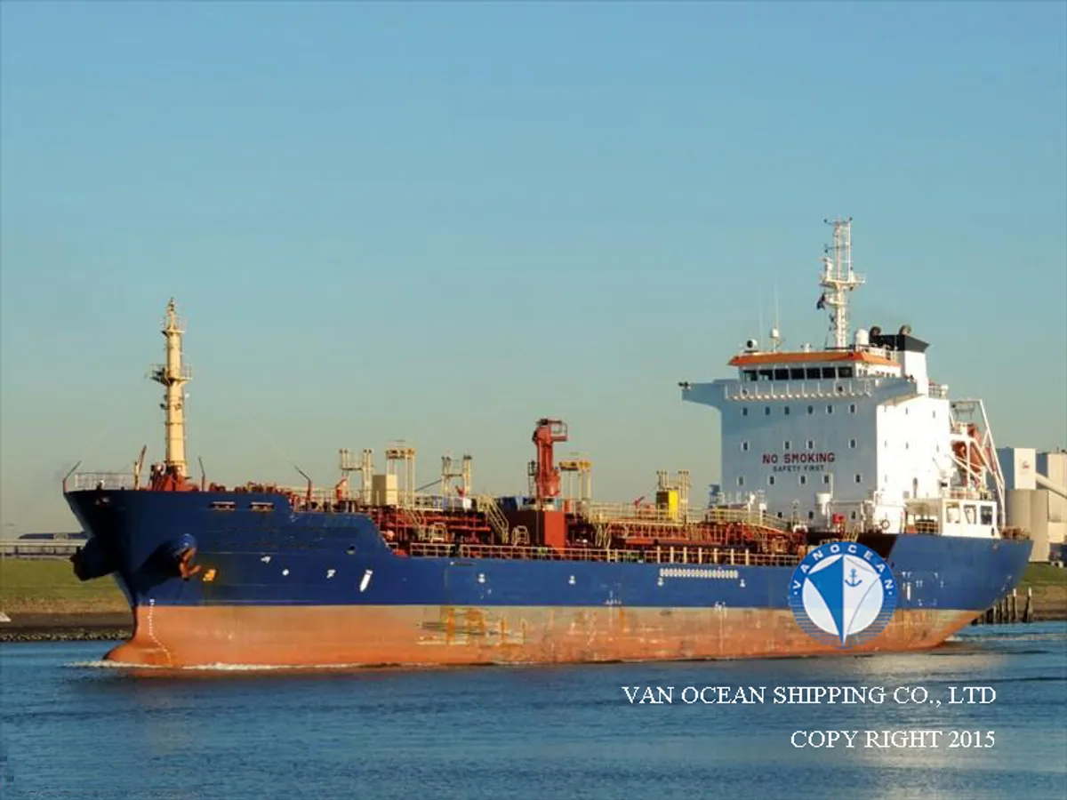 Oil/Chemical tanker for sale