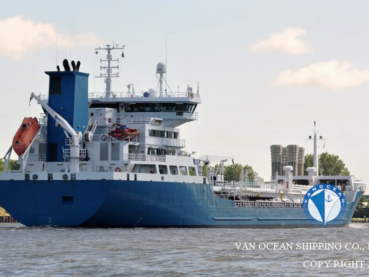 Oil/Chemical tanker for sale