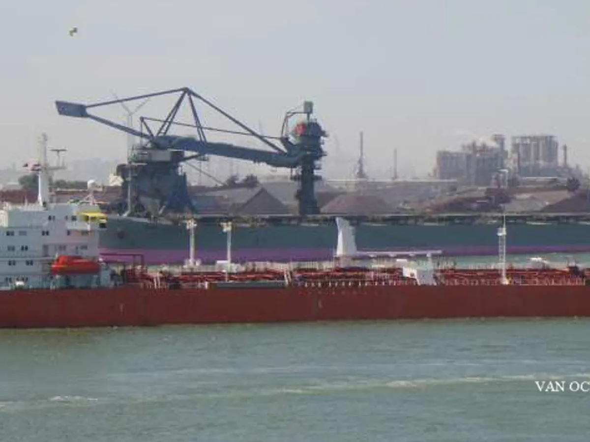 Oil/Chemical tanker for sale