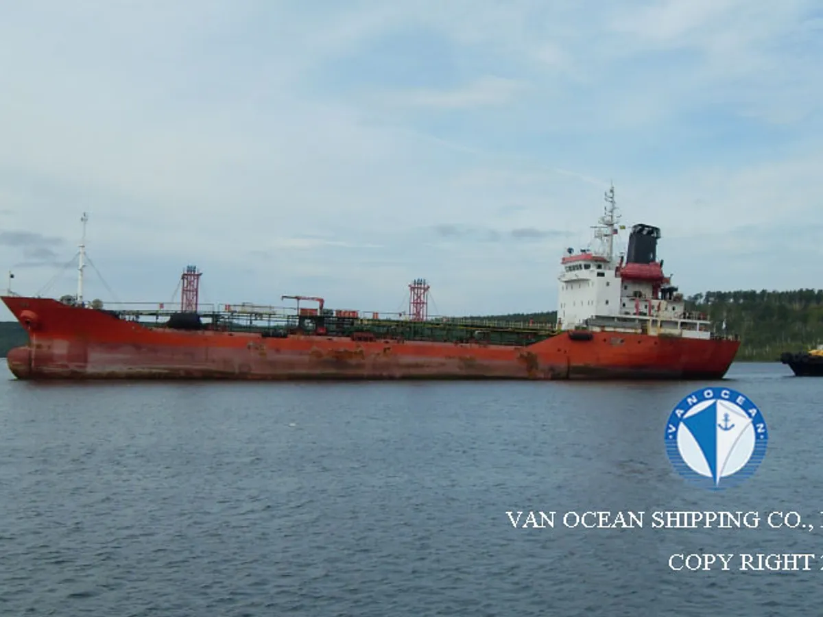 Oil/Chemical tanker for sale