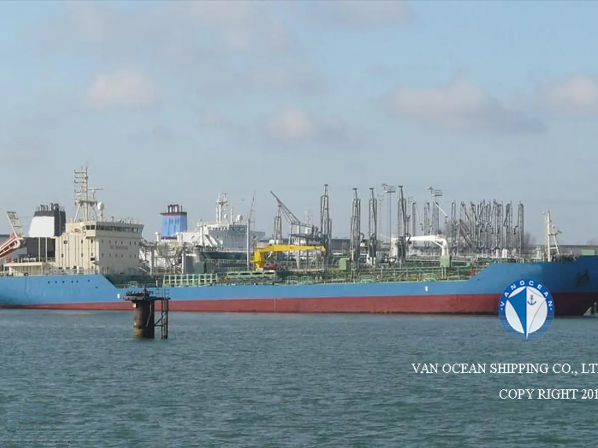 Oil/Chemical tanker for sale