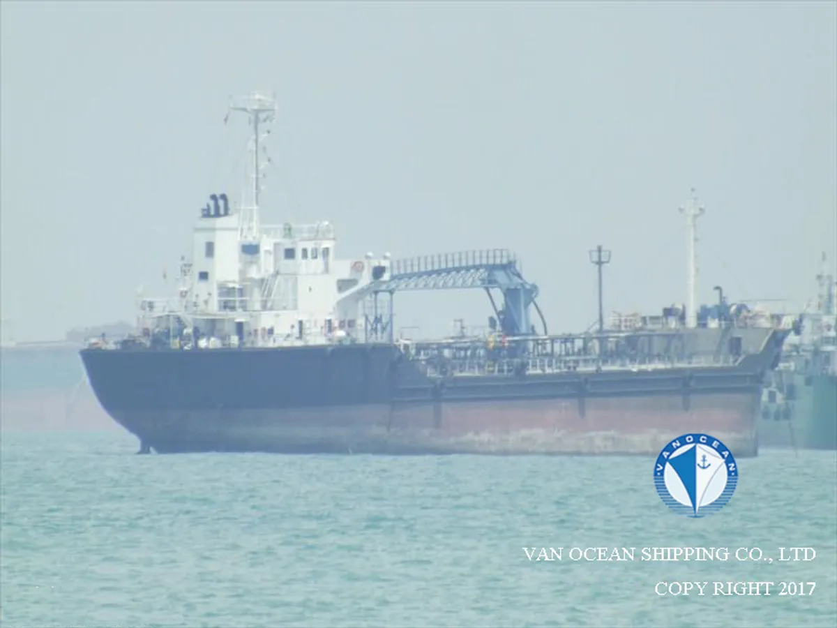 Oil/Chemical tanker for sale