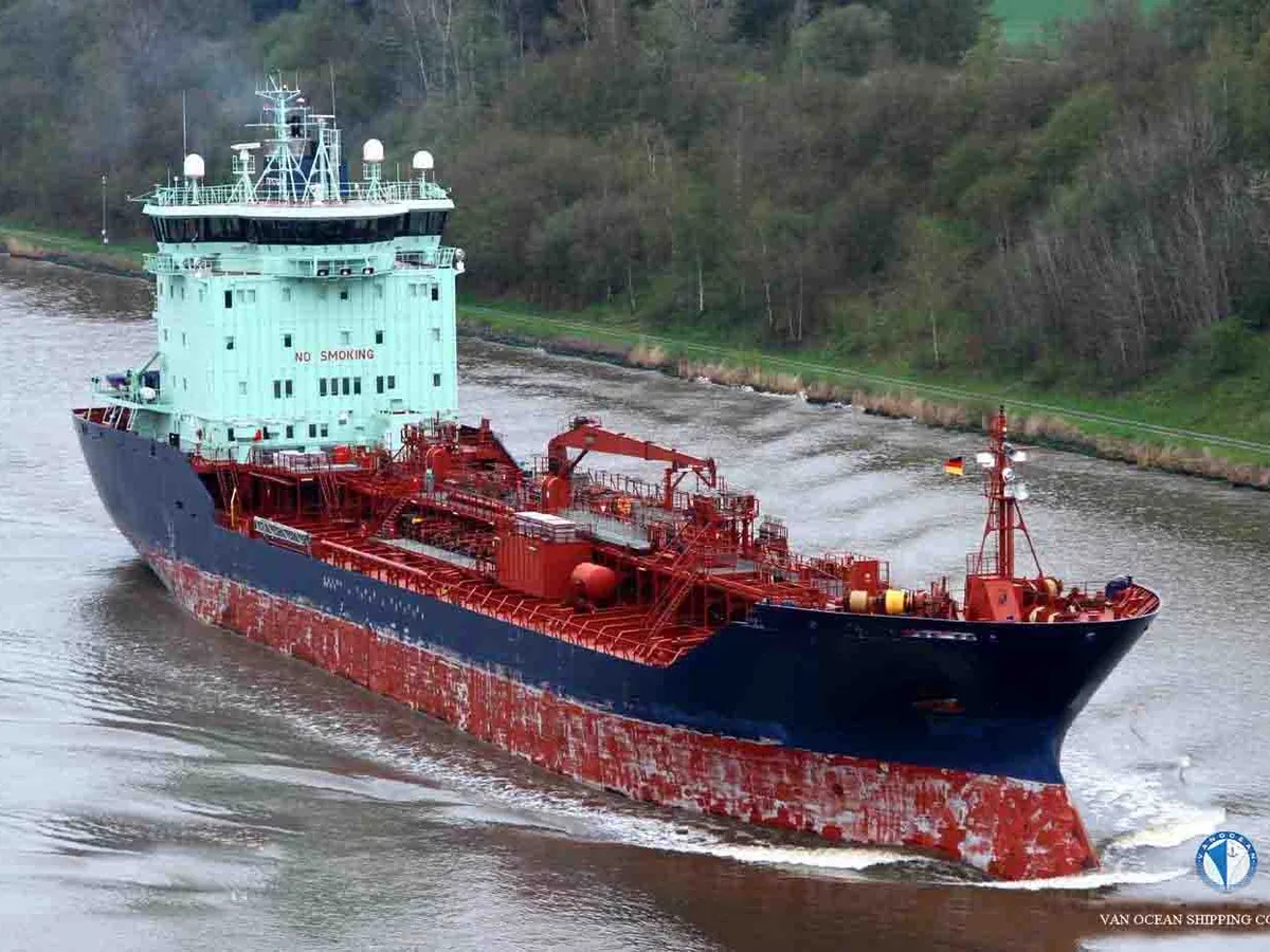 Oil/Chemical tanker for sale