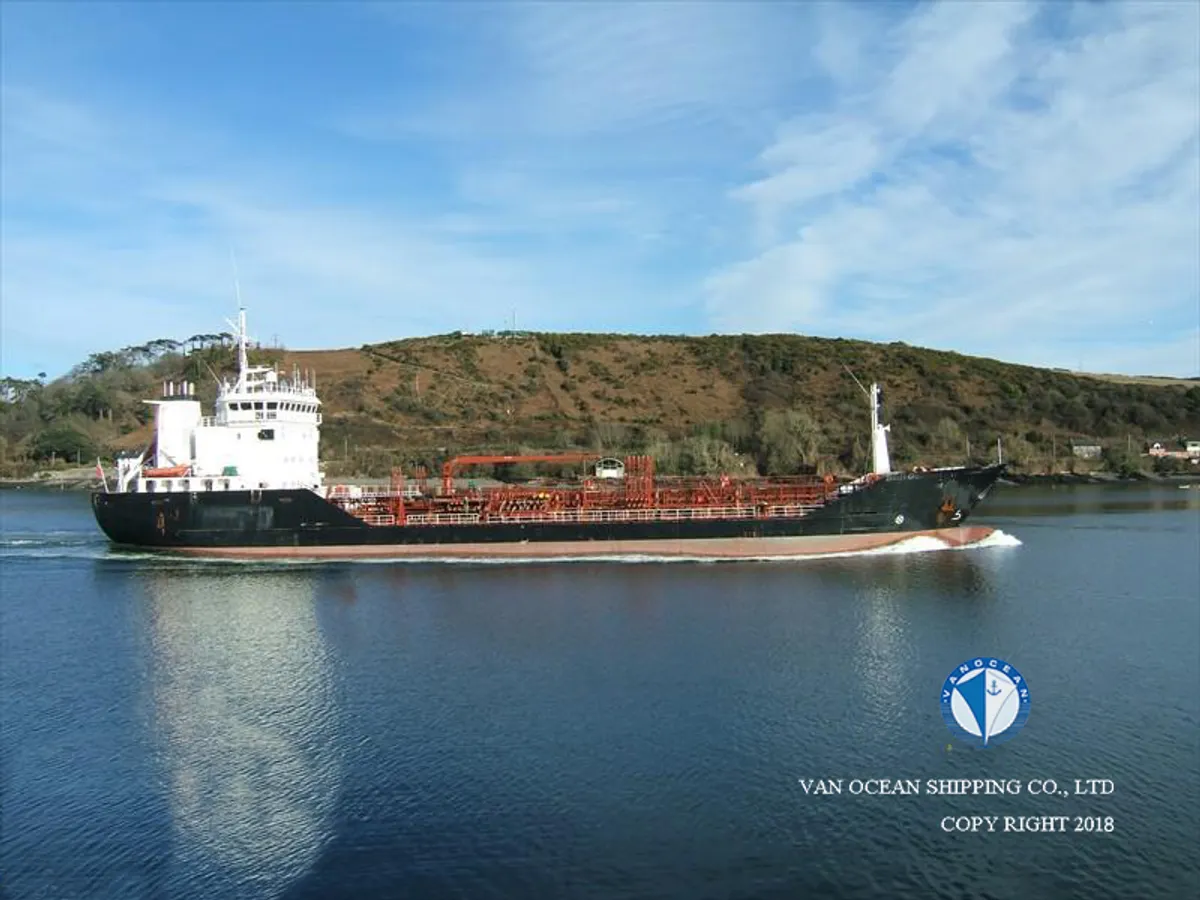 Oil/Chemical tanker for sale